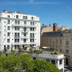 4* Otel College